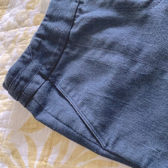 Peter Nygard jeans trousers with seam to keep shape. Size 4P. EUC. Straight leg - Picture 6 of 16